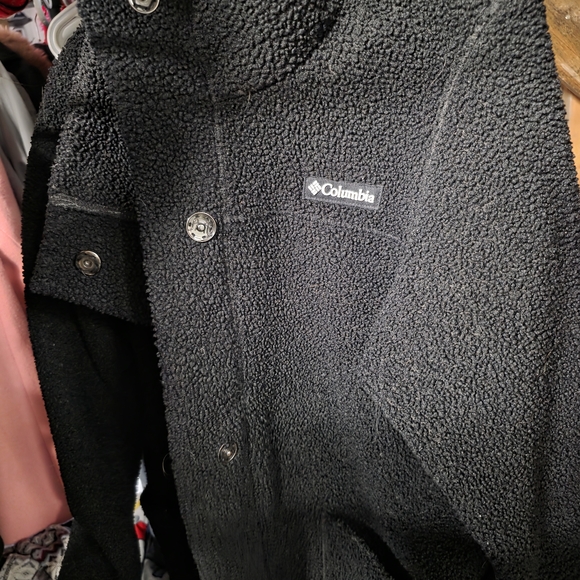 Columbia Women's Cozy Black Teddy Jacket - Picture 2 of 4